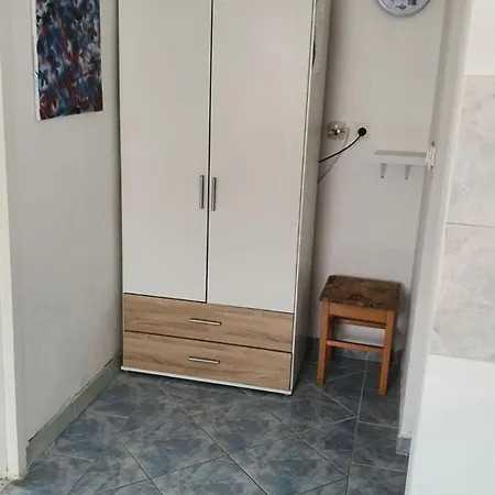 Gavro Apartment Vir